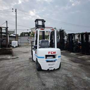 Montacargas Diésel Usado TCM FD30 de 3 Toneladas con Mástil Hidráulico de Dos Etapas, Neumáticos Sólidos, Tracción Delantera y Operación con Asiento - Product Image 6