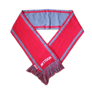 Bufanda de Fútbol Personalizada al por Mayor, de Alta Calidad, Diseño Jacquard, Acrílica, Tejida, para Clubes Deportivos, con Flecos y Borlas - Product Image 4