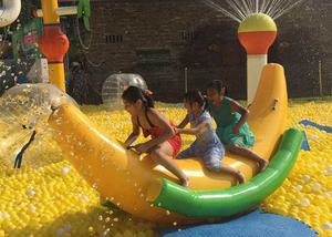 Approvisionnement direct du fabricant piscine de <span class=keywords><strong>parc</strong></span> <span class=keywords><strong>aquatique</strong></span> gonflable jouet flottant balançoire château coquin pour enfants installations d'amusement - Product Image 5