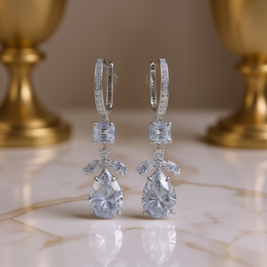 Boucles d'oreilles en or blanc E3221 avec diamants taille poire, style classique pour mariage, pour femme - Product Image 2