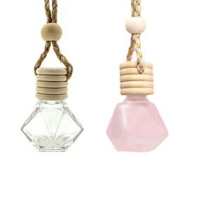ขวดน้ำหอมแก้วรูปทรงข้าวหลามตัดขนาด 8 มล. สีสันสดใส แบบแขวนในรถ - Product Image 4