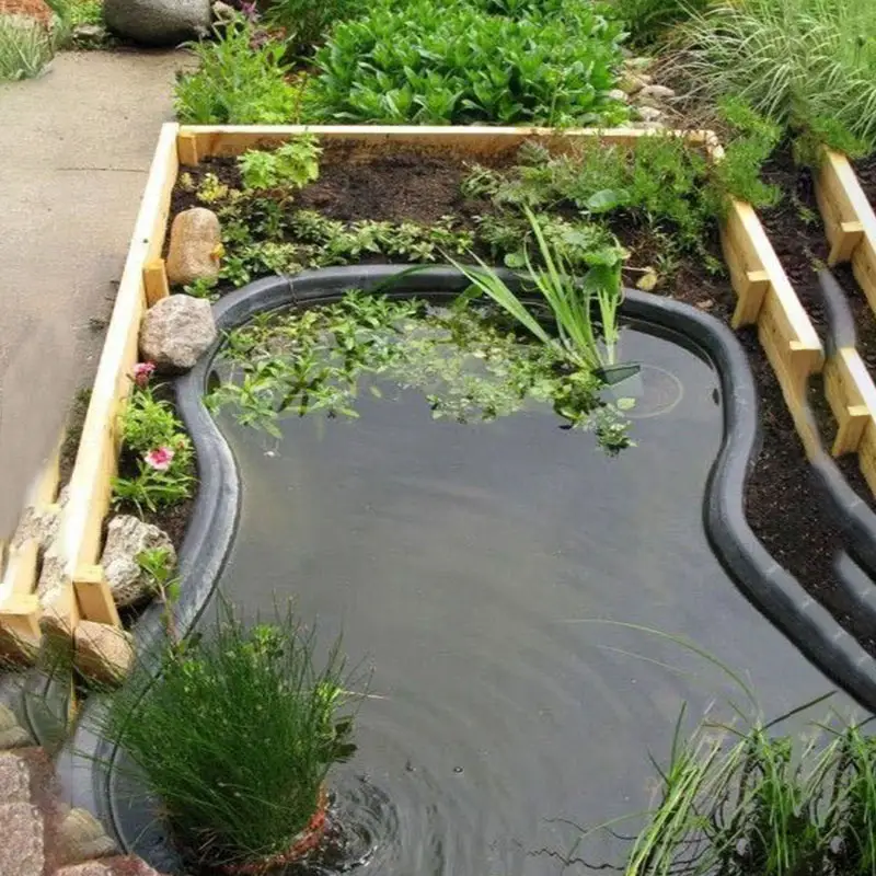 黒い屋外の庭の中庭の自然なミニチュア波形のアクアポニクスグラスファイバー魚の池の滝曲げ鯉の池