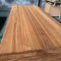 Planche de bois thermo-traité couleur teck noyer pour banc de jardin, mobilier d'extérieur, matériau brut