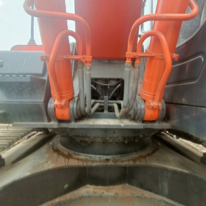 Excavatrice Hitachi Zaxis350 2023, faible nombre d'heures de travail, d'occasion, 35 tonnes, capacité de godet de 1,5 m, composants Kawasaki, pour travaux de construction et de terrassement - Product Image 3