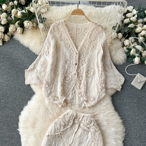 Set in Stile Bohémien Retrò per le Vacanze, Cardigan <span class=keywords><strong>con</strong></span> Ricami Elaborati e <span class=keywords><strong>Gonna</strong></span> <span class=keywords><strong>con</strong></span> <span class=keywords><strong>Frange</strong></span> Decorative - Product Image 3