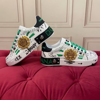 Chaussures décontractées pour hommes de marque de créateur, en cuir véritable, avec empiècements peints à la main et clous décoratifs, talon surélevé