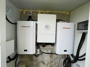 Voltira -5K Üç Fazlı DC/AC Hibrit Güneş Enerjisi İnvertörü Güç Şarj Cihazı 220/230VAC Hibrit Güneş Enerjisi Sistemi için - Product Image 4