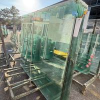 Verre trempé de haute qualité en gros, 8 mm, 10 mm, verre architectural pour les zones de restauration des hôpitaux, adapté aux balcons et aux rampes