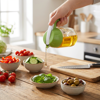 Nouvelle conception moderne de luxe, distributeur de miel, de café ou de sirop en verre rond de petite taille, bouteilles ou pot pour le miel