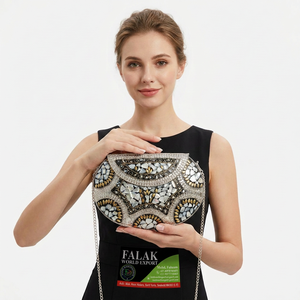 Bolso de Mano de Latón Hecho a Mano de Alta Calidad y Precio Accesible para Mujer, Diseño de Metal, Precio de Mayoreo desde India - Product Image 1