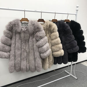 Женское пальто из натурального меха лисы - Product Image 5