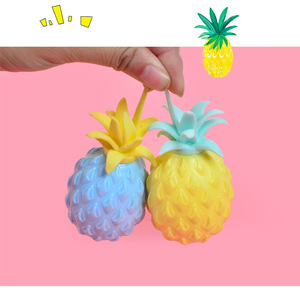 Balles anti-stress créatives en caoutchouc en forme d'ananas – Jouet pour les plus de 14 ans, emballage en boîte colorée, directement du fabricant - Product Image 6