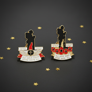 Nuovo Arrivo Spilla Souvenir Sportiva alla Moda con Croce della Legione Britannica e Fiore di Papavero, in Smalto con Taglio a Fustella, con la Scritta 'Never Forget' - Product Image 1