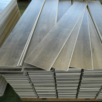 SPC Luxus-Vinylplanken-Bodenbelag 5mm 1mm IXPE Wasserdicht Klicksystem für Krankenhaus & Hotel Innenbereich