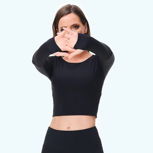 Kemeja Yoga lengan panjang elastis untuk wanita, kemeja nilon spandeks tahan bakteri tembus udara dengan desain leher rendah dan lubang jempol untuk wanita - Product Image 5