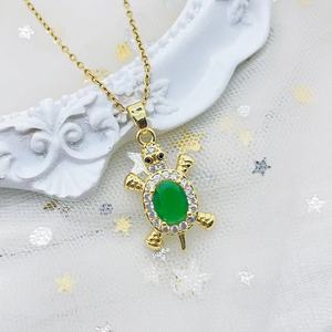 Collier tortue de mer pour femmes collier court plaqué or cuivre bijoux en zircone cubique cadeaux d'amis - Product Image 4