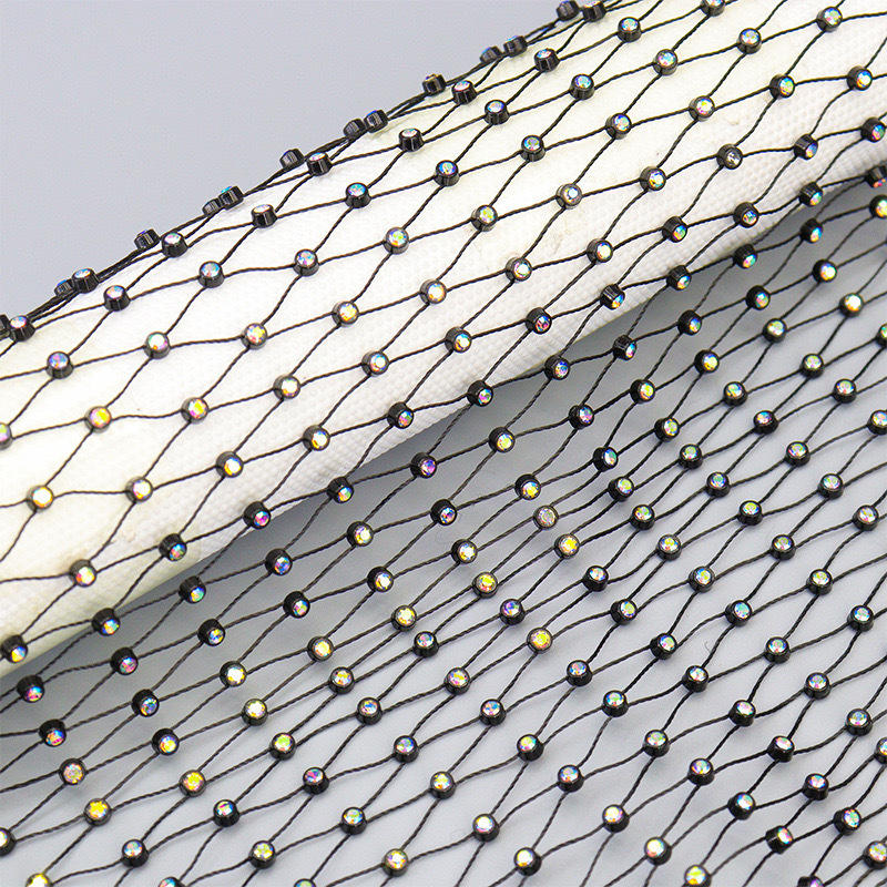 Fondo negro, taladro AB