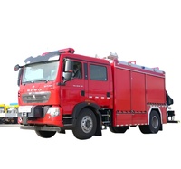 Camion de sauvetage incendie Sinotruk Howo 4x2 personnalisé, camion de sauvetage d'urgence robuste avec compartiments latéraux pour outils