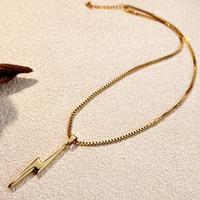 Collier tendance en acier inoxydable avec chaîne maille croisée, pendentif serpent, croix et éclair au motif unique, unisexe