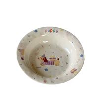 Assiettes profondes pour soupes, assiettes chapeau de paille, assiettes à salade et plateaux pour plats légers, avec un aspect de haute qualité et un toucher haut de gamme.