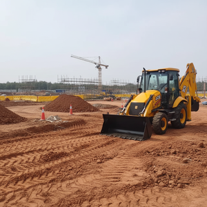 Chargeuse-pelleteuse <span class=keywords><strong>JCB</strong></span> 3CX d'occasion, <span class=keywords><strong>8</strong></span> <span class=keywords><strong>tonnes</strong></span>, multifonctionnelle, pour travaux de construction, utilisation routière, travaux agricoles - Product Image 1