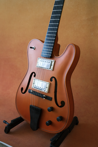 Yunzhi Archtop Handgeschnitzte Massivholz-Jazzgitarre mit geflammtem Ahorn und Fichtendecke, Ebenholz-Griffbrett, 6-Saiter, professionelle H/S-Tonabnehmer - Product Image 3