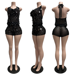 Completo Set da Spiaggia Donna 2026 all'Ingrosso in Maglia con Paillettes e Collo Halter, Top Halter e Pantaloncini Sopra il Ginocchio Estivi, Supporto Dropshipping - Product Image 3