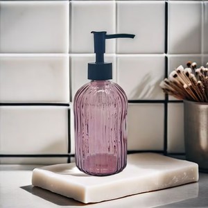 Bouteille en verre L Conteneur <span class=keywords><strong>de</strong></span> savon coloré pour les mains Fournitures <span class=keywords><strong>de</strong></span> <span class=keywords><strong>salle</strong></span> <span class=keywords><strong>de</strong></span> <span class=keywords><strong>bain</strong></span> Gel douche logo Printing <span class=keywords><strong>Spot</strong></span> - Product Image 4