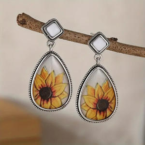Pendientes colgantes vintage de plata tibetana con diseño de girasol para mujer, joyería de regalo, pendientes de aleación chapados en plata antigua - Product Image 3