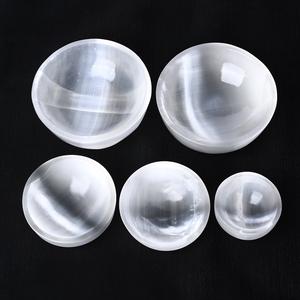 Bol en sélénite transparente de haute qualité, forme ronde, bol artisanal en cristal pour la guérison par le Reiki, purification énergétique, ornement pour la maison, vente en gros - Product Image 2