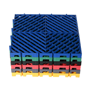 Revêtement <span class=keywords><strong>de</strong></span> sol en PP moderne à emboîtement antidérapant avec design graphique pour entrepôts et garages - Product Image 1