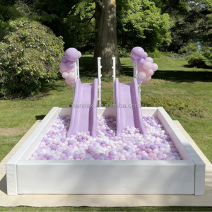 Piscina di Palline Quadrata Rettangolare Bianca per Interni/Esterni con Doppio Scivolo Viola, Area Giochi Morbida per Feste ed Eventi a Noleggio - Product Image 3
