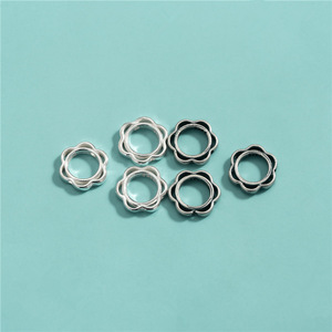 6mm Fit <span class=keywords><strong>perline</strong></span> S925 argento Sterling <span class=keywords><strong>perline</strong></span> fiori cornici <span class=keywords><strong>per</strong></span> bracciale collana <span class=keywords><strong>di</strong></span> <span class=keywords><strong>perline</strong></span> <span class=keywords><strong>per</strong></span> fare la fornitura <span class=keywords><strong>di</strong></span> gioielli - Product Image 3