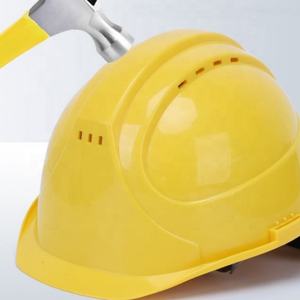 Casque de sécurité jaune réglable à sangle, avec doublure respirante anti-éclaboussures et visière en polycarbonate - Product Image 4