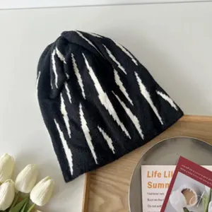 F-2253 outdoor warm knit fabric wool acrylic hats custom slouchy skull winter hats caps for men jacquard zebra beanies