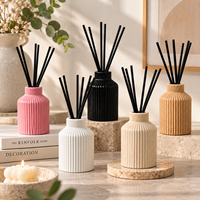Bouteille diffuseur à roseaux en céramique côtelée nordique de 190 ml, moderne et minimaliste, pour aromathérapie et décoration intérieure – Vente en gros