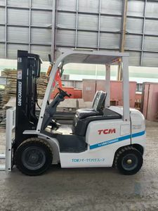 Carrello Elevatore Diesel TCM 2.5 Tonnellate Usato FD25 con Condensatore, 4WD, Montante a Due Stadi, Pneumatici Solidi - Product Image 2