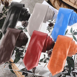 Cravates de mariage Exve Exclusive Trend 2026 Nouvelle Collection pour Homme, en Cuir Durable Noir et Marron, Coupe Slim et Col Étroit, 5,5 cm, avec Logo Personnalisé - Product Image 3