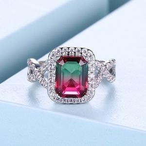 Anillo de Turmalina Sandía Creada en Laboratorio con Corte Esmeralda y Engaste de Puntas, Chapado en Rodio - Product Image 2