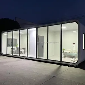 Eine stabile und schöne stahlkonstruktion apfelkabine, verwendet als containerhaus für wohnen, essen und büro