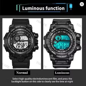 Montre de sport numérique étanche NYY pour hommes - Montre-bracelet résistante à l'eau 30M avec affichage LED, alarme et chronomètre pour l'extérieur - Product Image 5