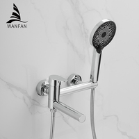Robinets de baignoire Ensemble de douche de bain noir moderne Conception unique de mitigeur à buse rotative mural pour salle de bain