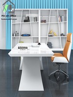Bureau de travail moderne et simple, blanc, long, avec alimentation sans fil, pour salon de beauté, consultation médicale et usage par les superviseurs