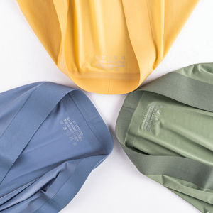 Venta al por mayor de Bóxer con logotipo personalizado para hombre, calzoncillos de ángulo plano de tiro medio sin costuras, ropa interior sólida, ropa interior de seda helada para hombre, bóxer para hombre - Product Image 3