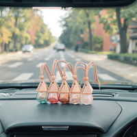 Bouteille de parfum de voiture de luxe personnalisée contenant désodorisant en verre suspendu Freesia poire huiles essentielles parfum pendentif ornements de voiture