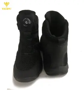 รองเท้าบูทตาข่ายระบายอากาศสีดำรองเท้าลำลองพร้อมหัวเข็มขัด