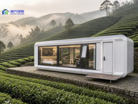 Mini-villa moderne en forme de capsule spatiale avec structure en alliage d'aluminium et mur-rideau en verre pour complexe hôtelier