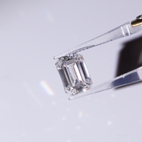 Ongecertificeerde 5 karaats smaragd EX-slijpvorm EFG kleur VS-helderheid gepolijste diamant