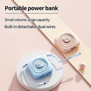 Prodotto di tendenza Mini 10W piccolo Power Bank portatile 5000/10000mAh grazioso modello Design Build-in cavo <span class=keywords><strong>stazione</strong></span> di ricarica per i viaggi - Product Image 6