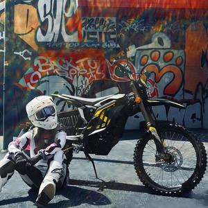Surron Light Bee X <span class=keywords><strong>e</strong></span> Surron Light Bee 2: Bici Elettrica da Montagna 78.54v, Bici Elettrica da Città 2026 con Autonomia Estesa 90km/<span class=keywords><strong>h</strong></span> - Product Image 2